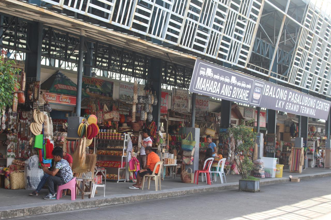 Third & Sean'S Place เลกัซปี ภายนอก รูปภาพ